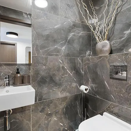 Апартаменти Sky Park Skyline Views - Castle And Братислава