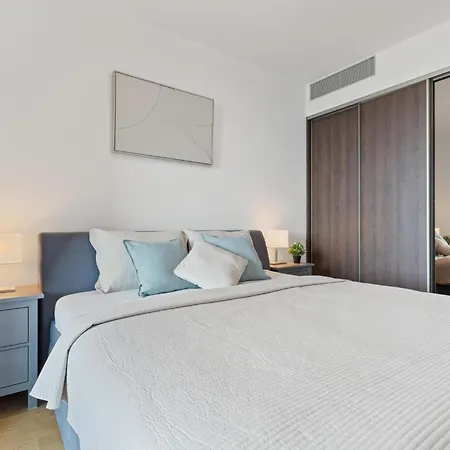 Апартаменти Sky Park Skyline Views - Castle And Братислава