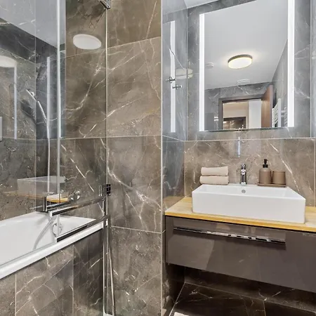 Sky Park Skyline Views - Castle And Апартаменти Братислава