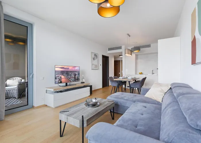 Sky Park Skyline Views - Castle And Apartment *