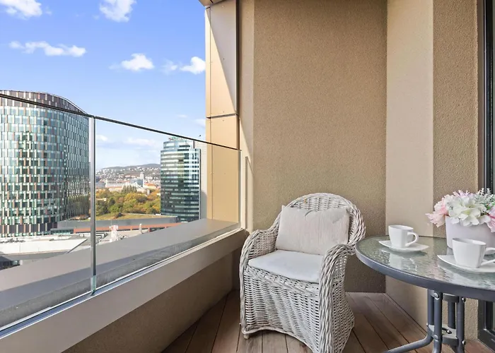 Sky Park Skyline Views - Castle And * Bratislava