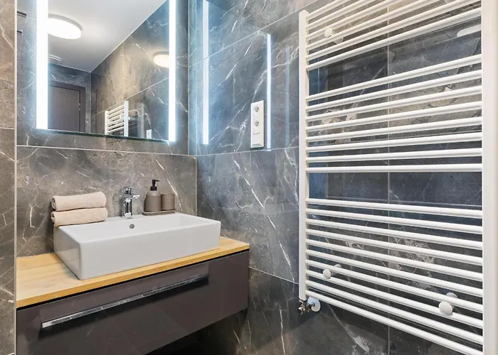 Sky Park Skyline Views - Castle And شقة